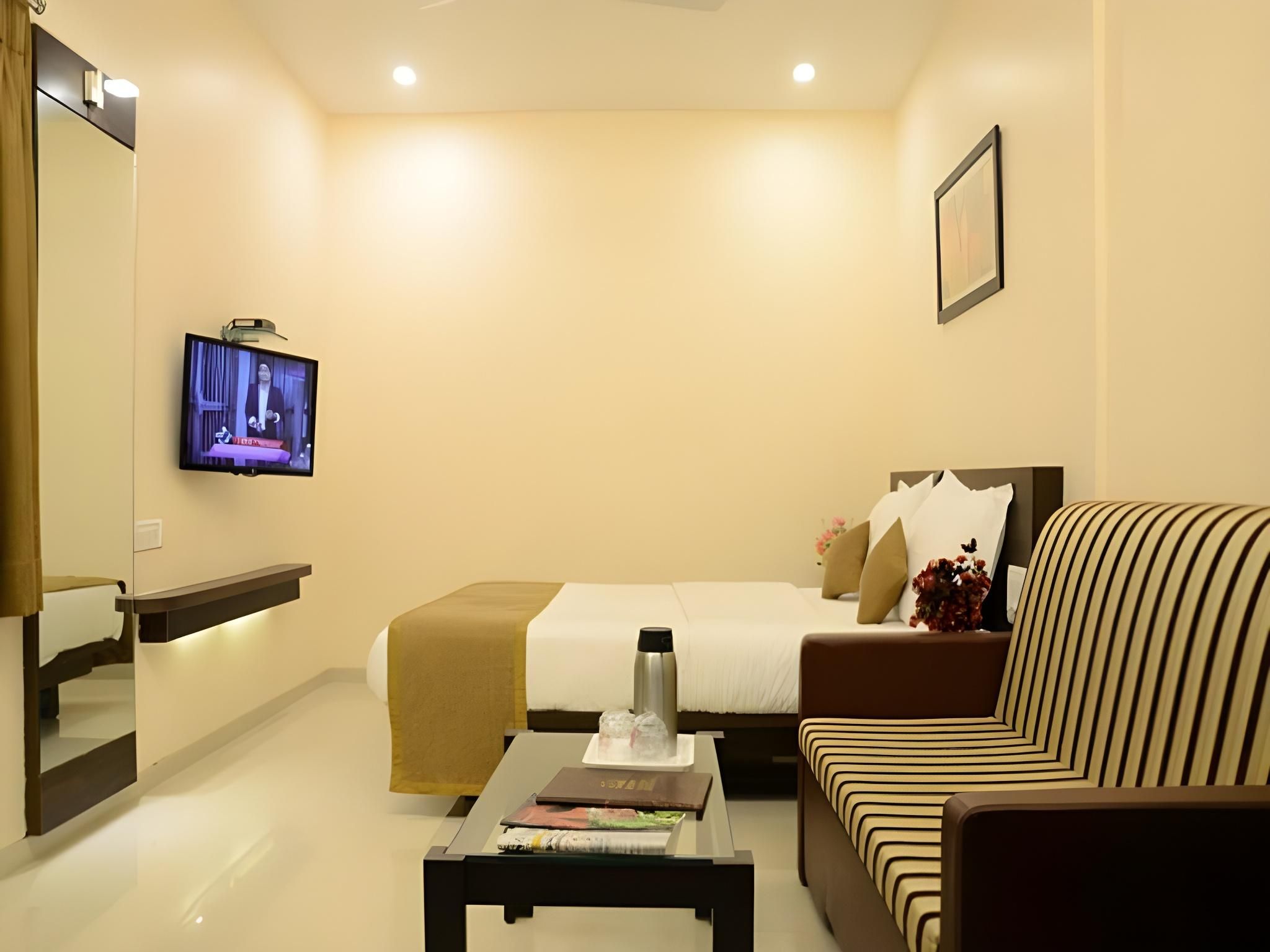 undefined Hotel Sunny International 9