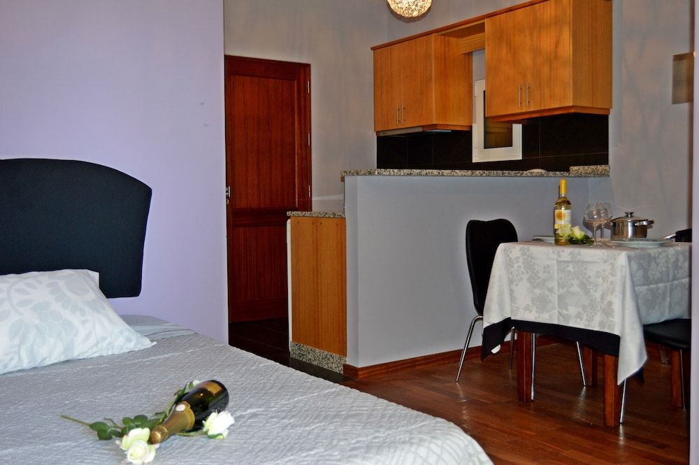Studio, 2 Twin Beds
