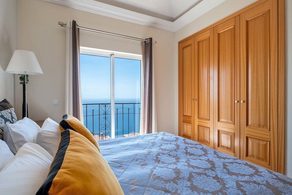 Villa, 3 Bedrooms, Pool Access, Sea View