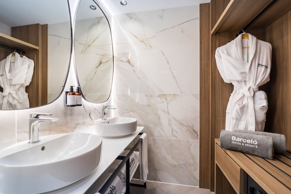 Barcelo Funchal Oldtown Family Room 5