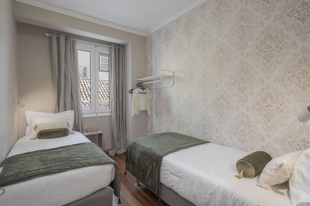 Basic House, Multiple Beds