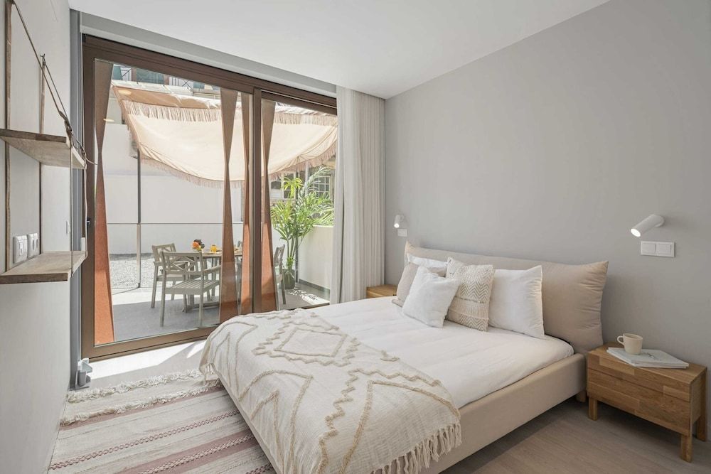Design Apartment, 1 Queen Bed with Sofa bed