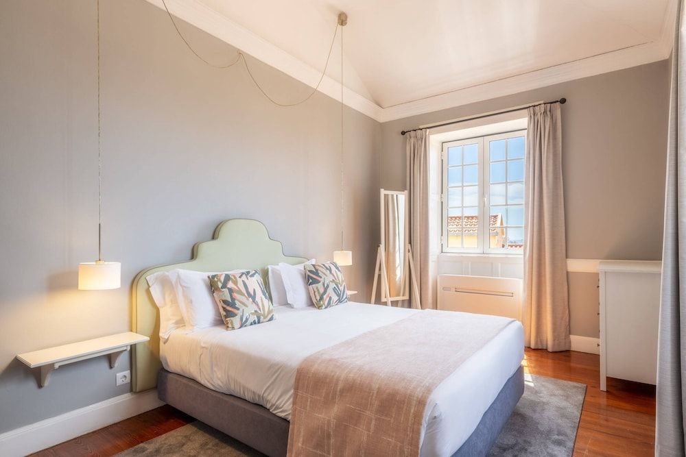 Basic Apartment, Multiple Beds