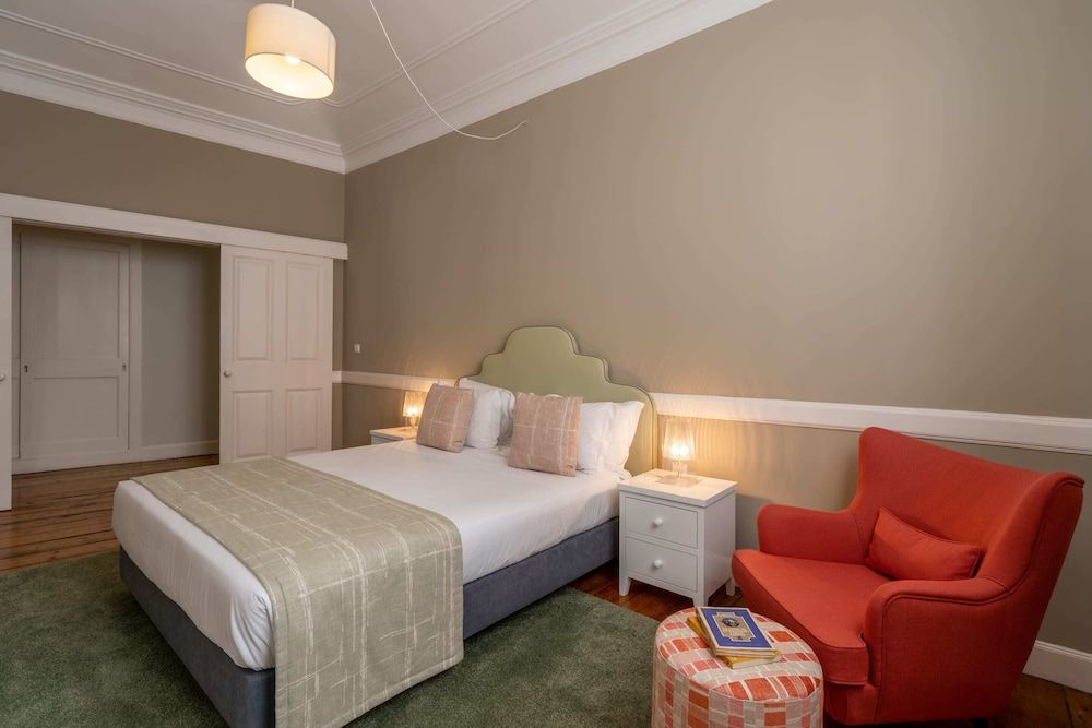 City Apartment, 1 Queen Bed with Sofa bed