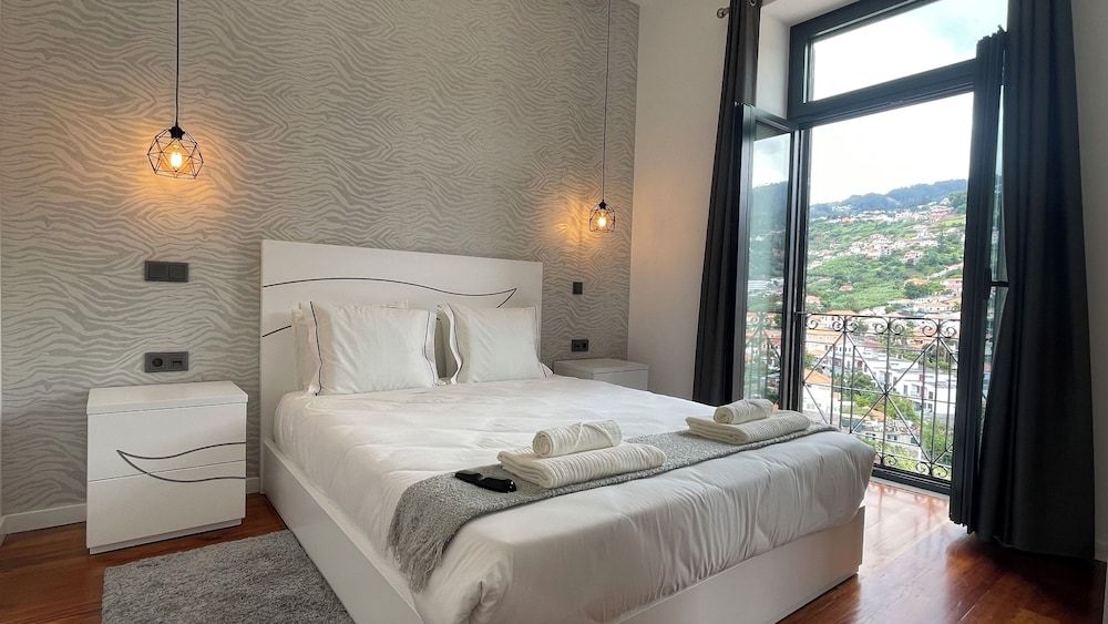 Deluxe Apartment, 1 Queen Bed with Sofa bed, Private Pool, Valley View