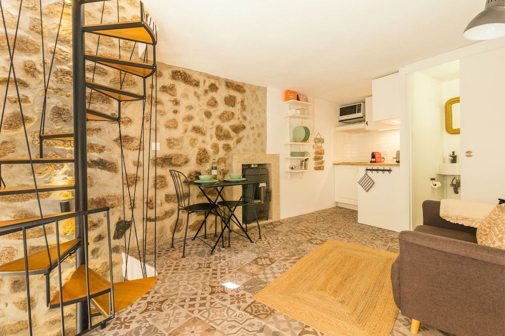 House, 2 Bedrooms, City View