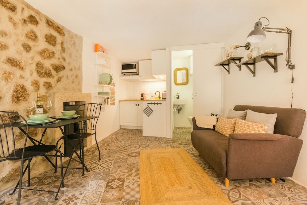 House, 2 Bedrooms, City View