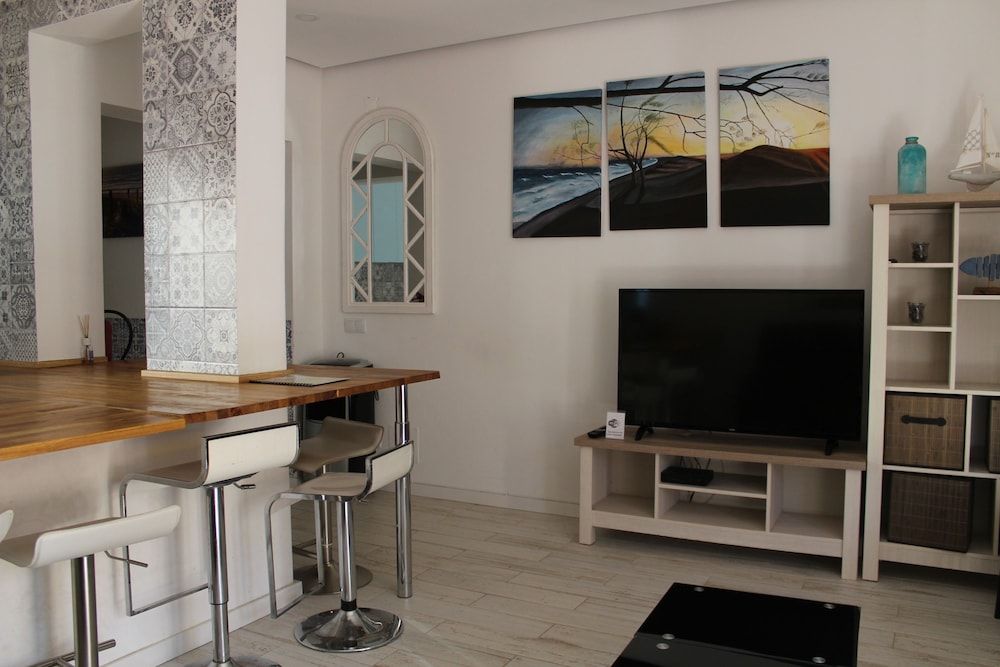 Apartment, 4 Bedrooms, Balcony, Sea Facing