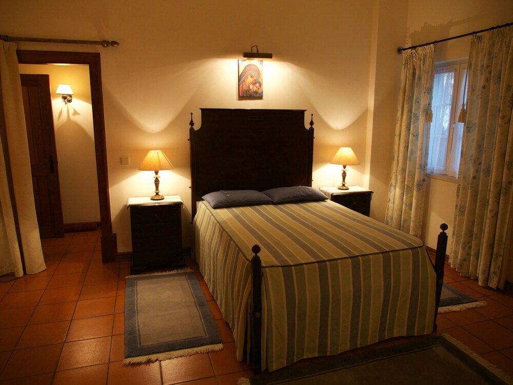 Casa dos Arrábidos Traditional Villa, 5 Bedrooms, Private Pool, Garden View 2