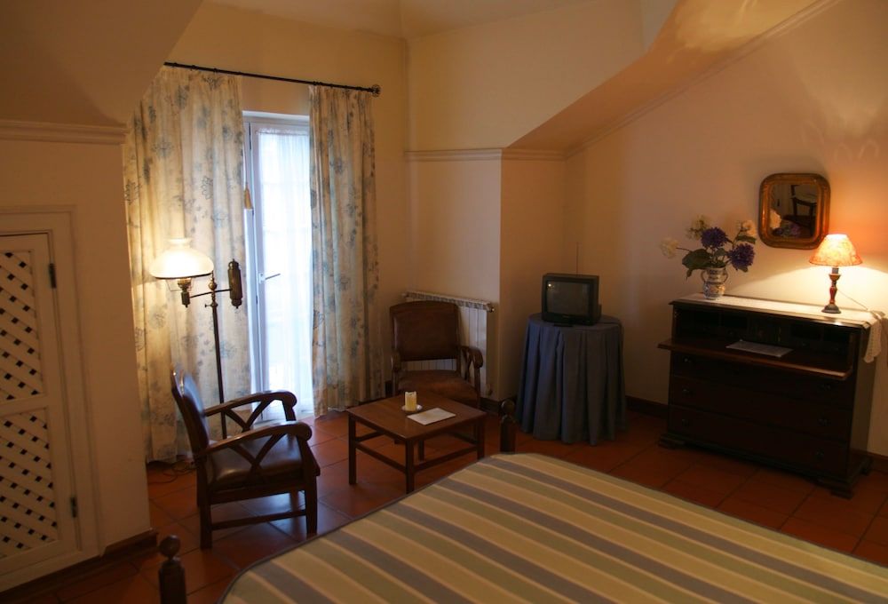 Casa dos Arrábidos Traditional Villa, 5 Bedrooms, Private Pool, Garden View 18