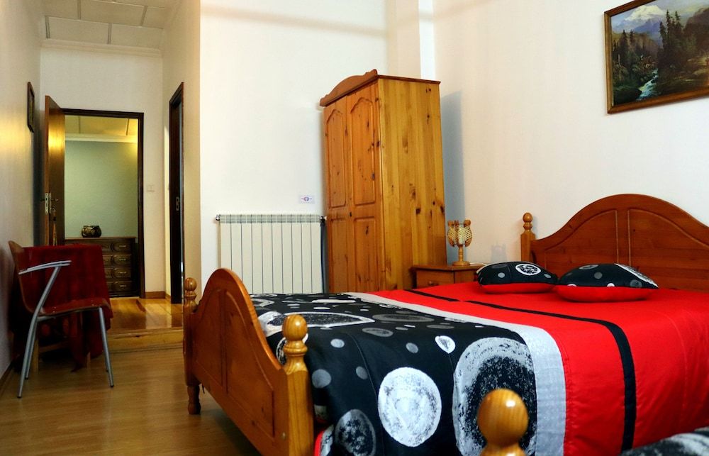 House, 5 Bedrooms (I)