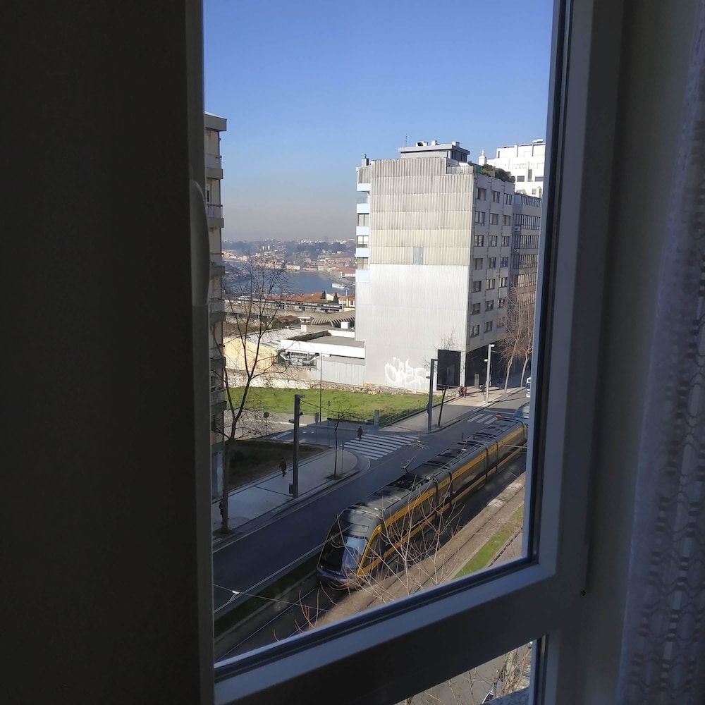 Avenida Apartment by MP Classic Apartment, 3 Bedrooms, River View 18