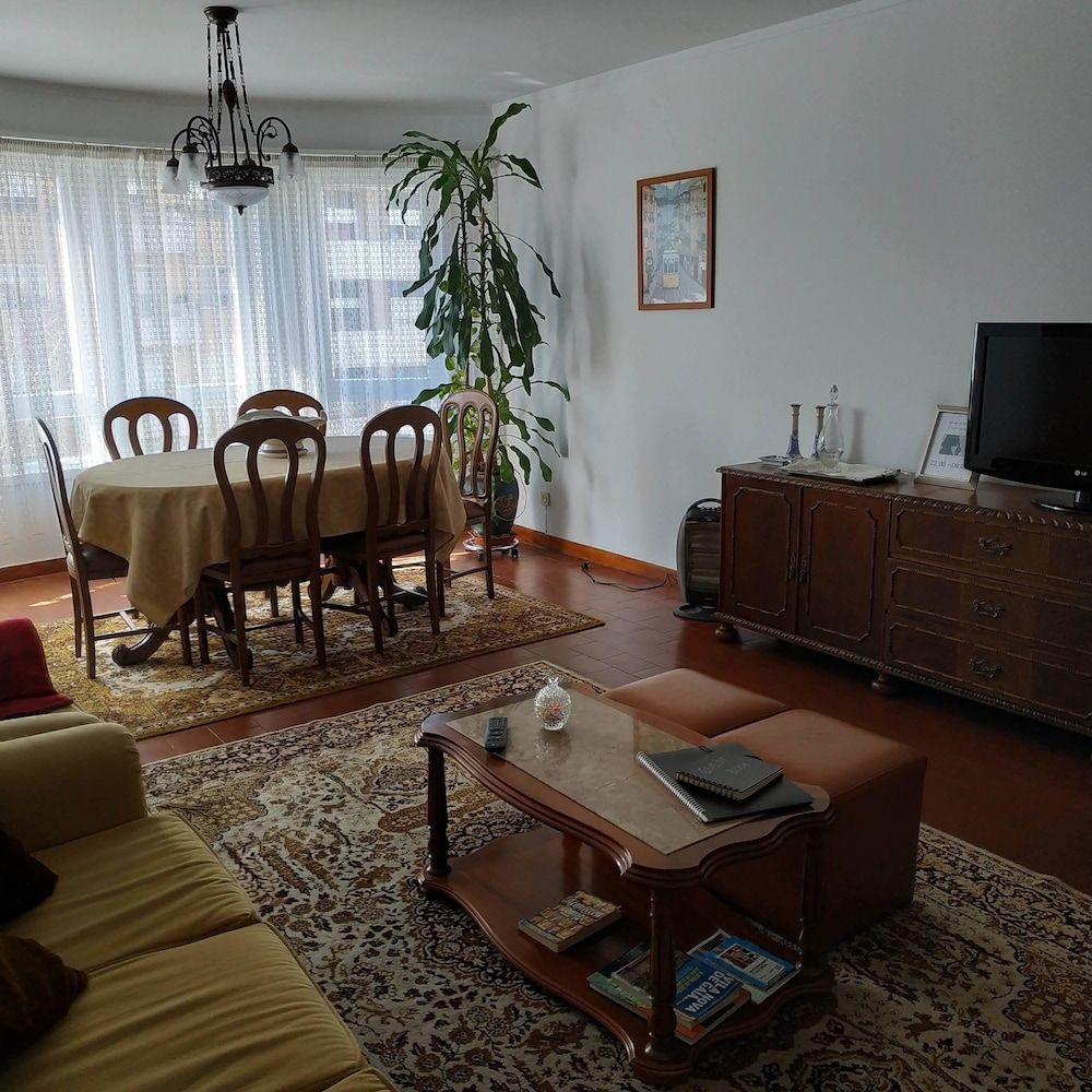 Avenida Apartment by MP Classic Apartment, 3 Bedrooms, River View 10