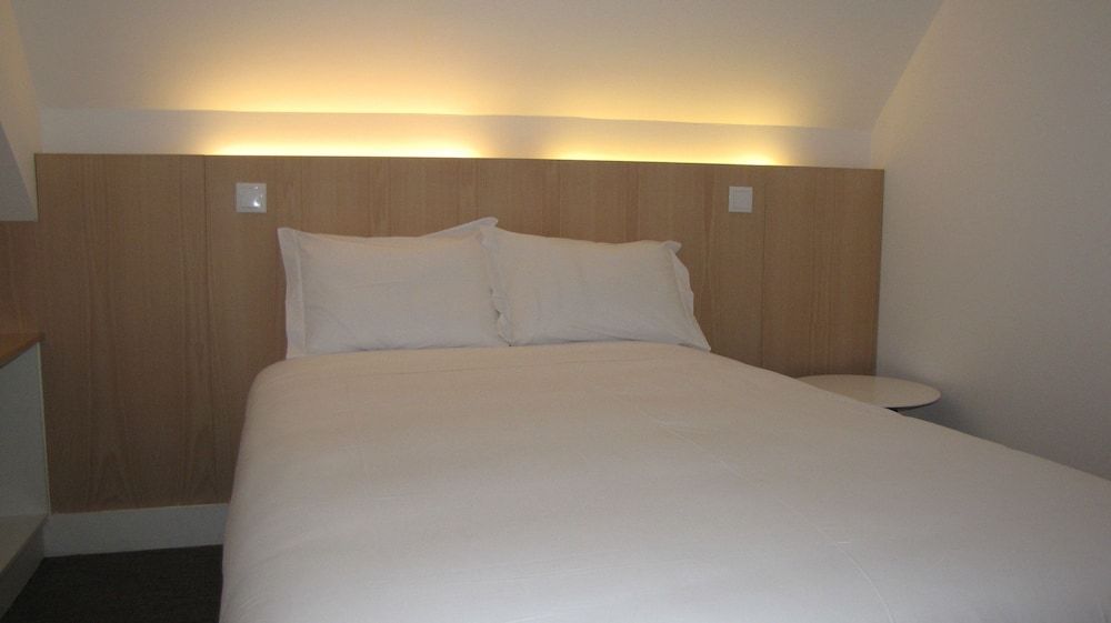 Koolhouse Porto Apartment, 1 Bedroom, Garden View (Top Floor) 2