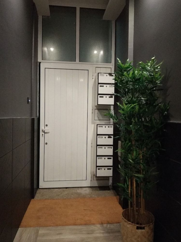 undefined Downtown Porto Spot 3