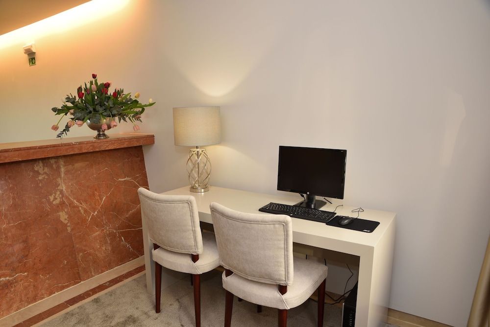 undefined Porto Domus Hotel 5