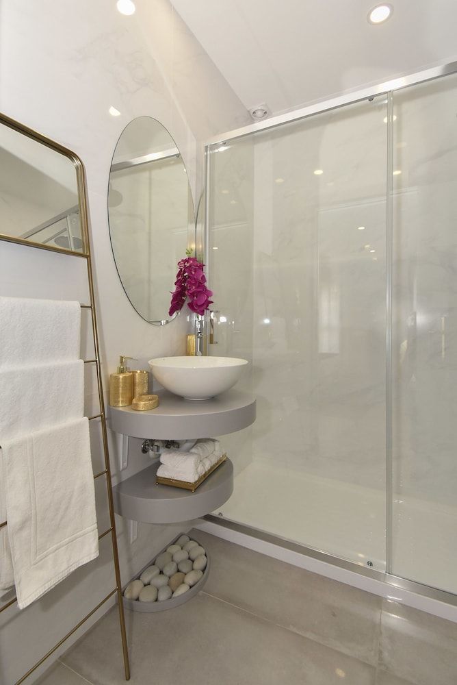 Rosario's Boutique Apartments Apartment, 1 Bedroom, Balcony 13