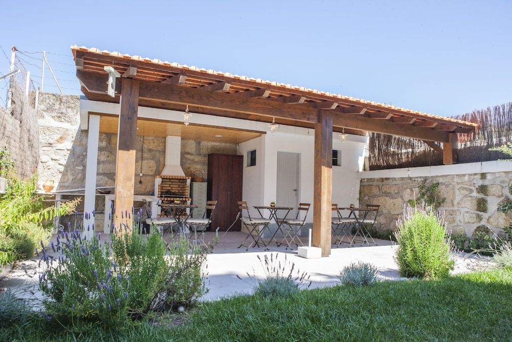 undefined Rosario's Boutique Apartments 6