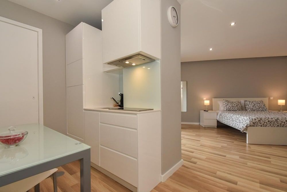 undefined Oporto Bernardes Studios - Heroismo 10