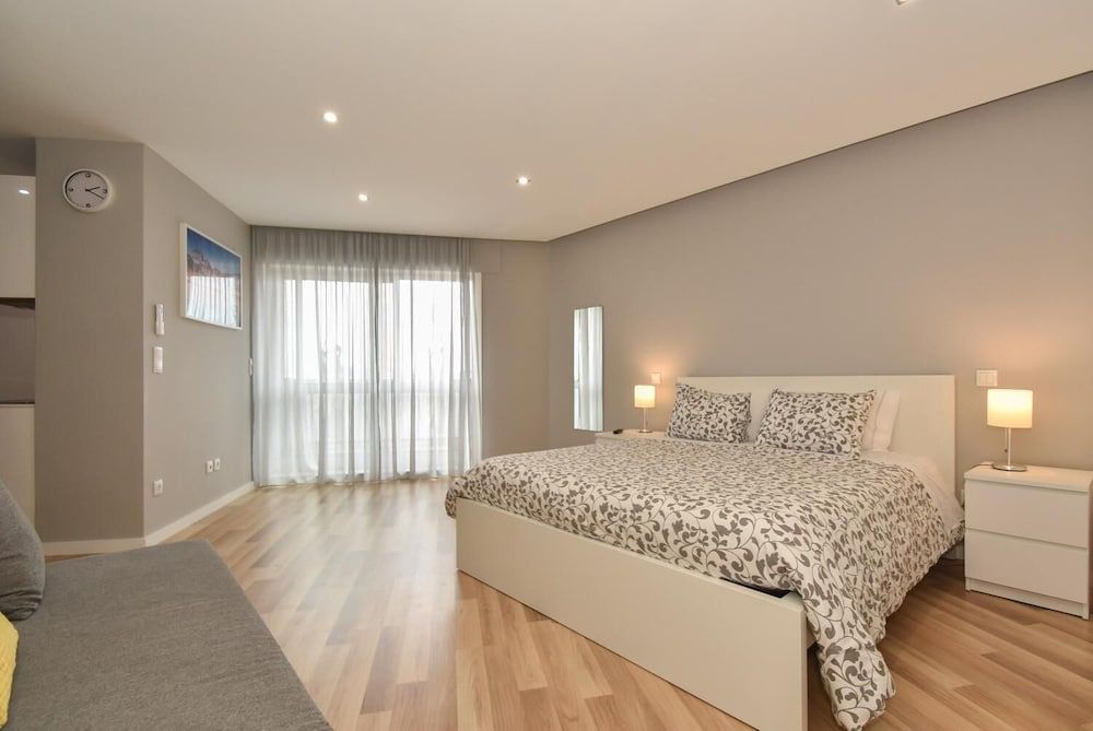 undefined Oporto Bernardes Studios - Heroismo 8