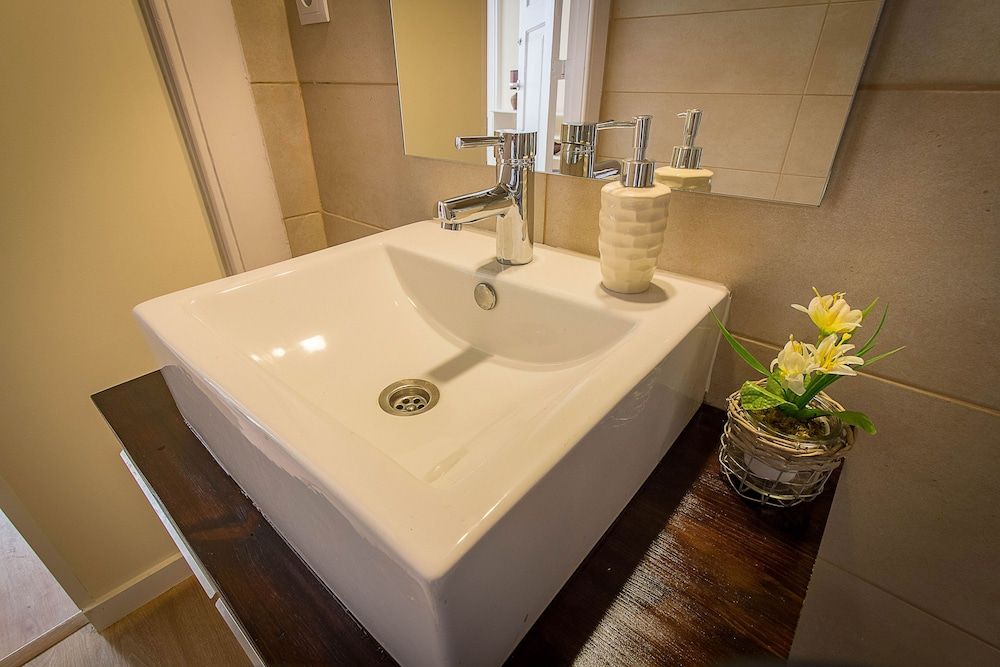 São Domingos Flowers Apartments Apartment, 1 Bedroom, Courtyard View (Lily) 9