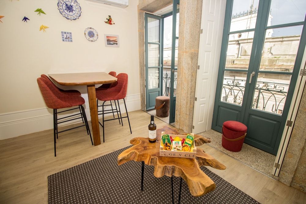 undefined Guest H4U Flores Almada City center 10