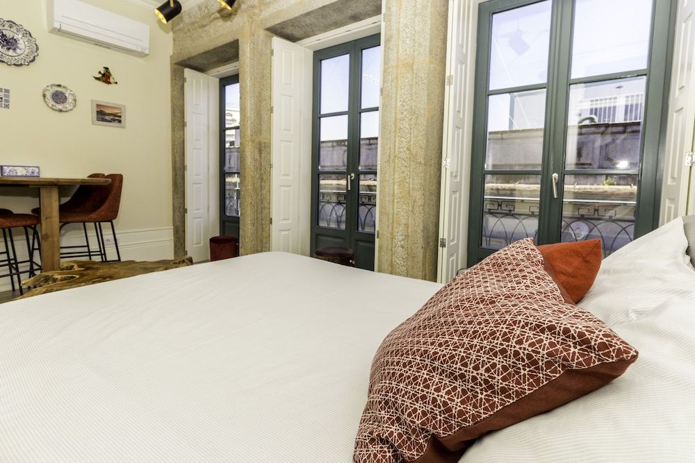 undefined Guest H4U Flores Almada City center 7