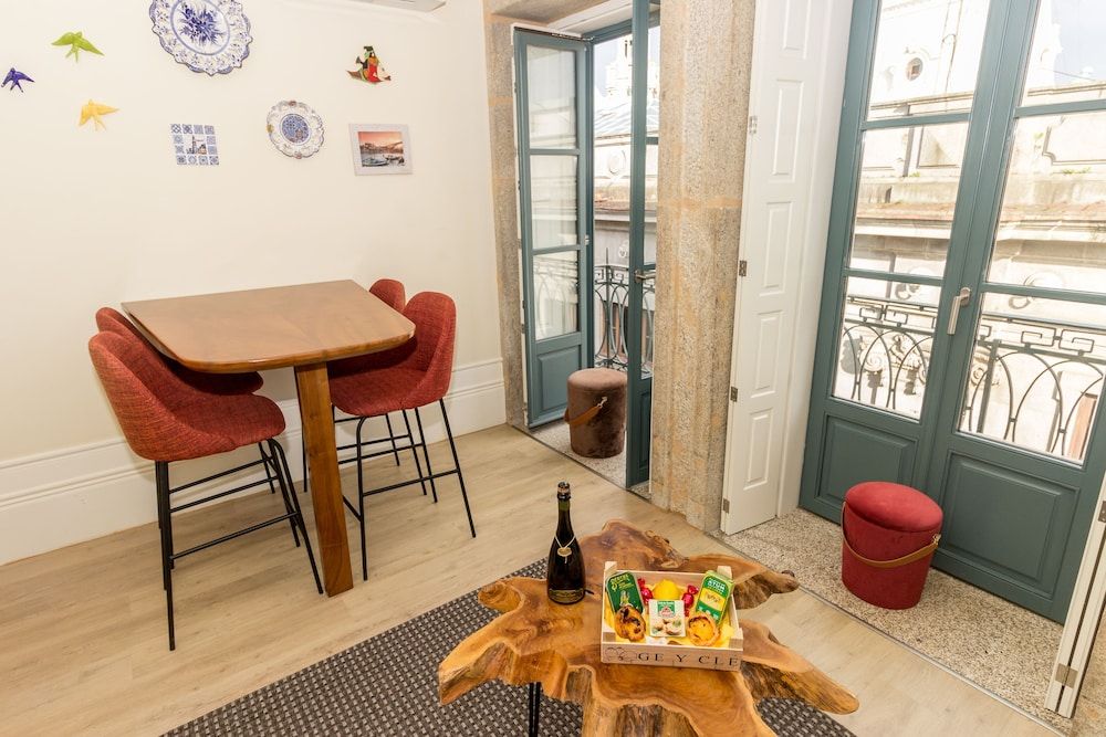 undefined Guest H4U Flores Almada City center 9