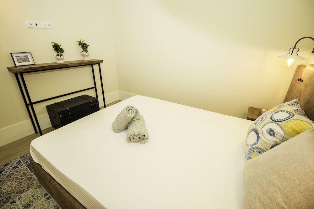 undefined Guest H4U Flores Almada City center
