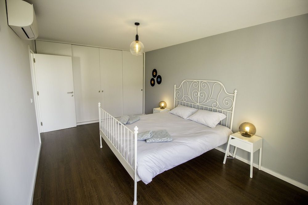 undefined Guest H4U Bonjardim Pop Art City Center 5