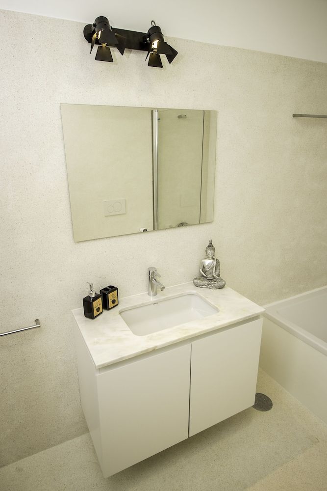 Guest H4U Bonjardim Pop Art City Center Design Apartment, 1 Bedroom, Garden View 43