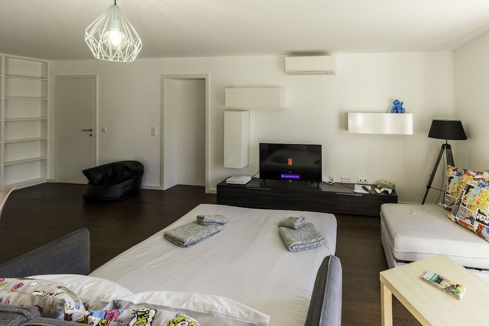 Guest H4U Bonjardim Pop Art City Center Design Apartment, 1 Bedroom, Garden View 7