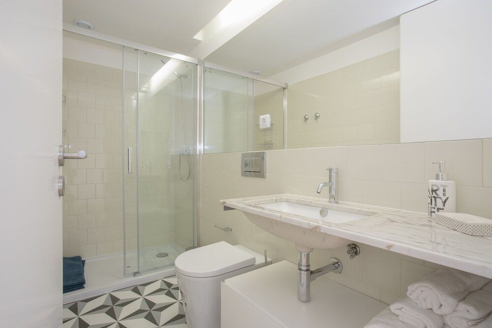 Liiiving In Porto-Historic Sunny Terrace Comfort Apartment, 1 Bedroom, Terrace, City View 15