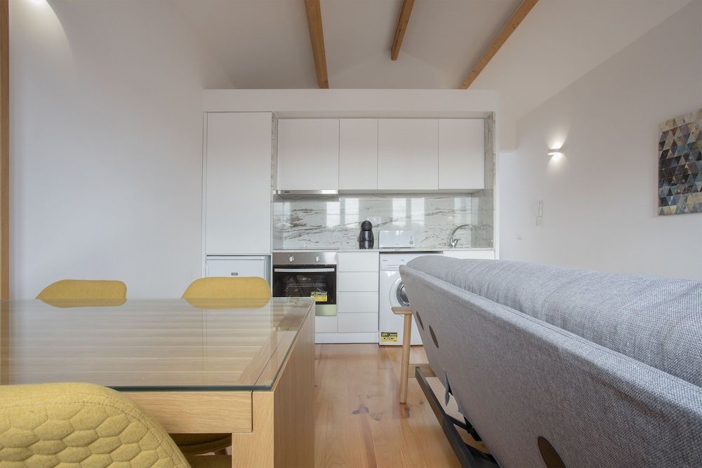 Liiiving In Porto-Historic Sunny Terrace Comfort Apartment, 1 Bedroom, Terrace, City View 10