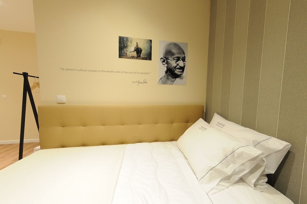 Naya - Downtown Guesthouse Quadruple Room, Balcony (India) 6