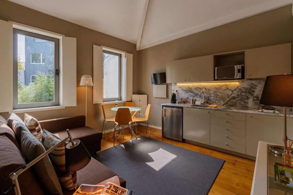 Casa Portuguesa by Una Apartment, 1 Bedroom, Garden View (Y) 10