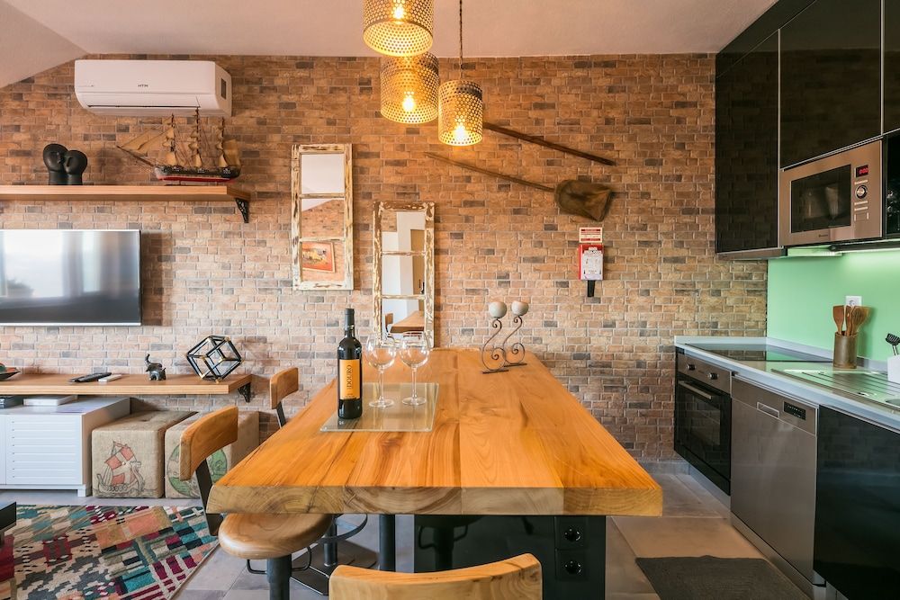 undefined Merc Porto Ribeira's Up place 9