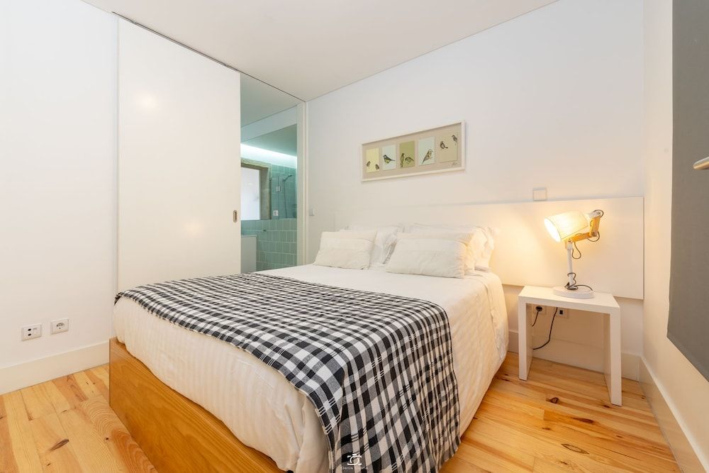 undefined Merc Porto Vitoria