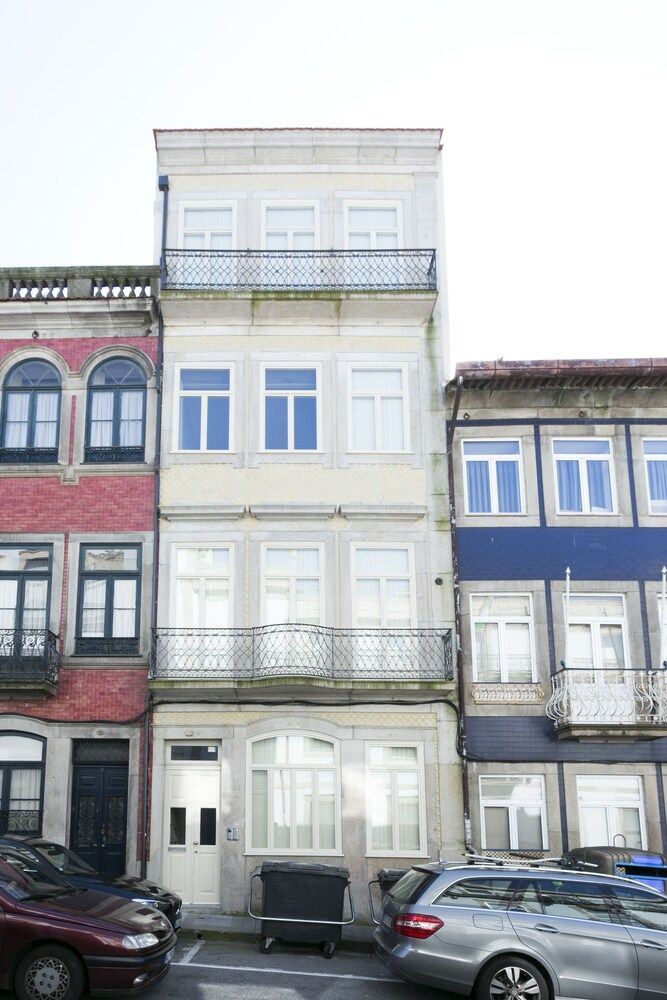 undefined Charming Mezzanine Rooftop View 2