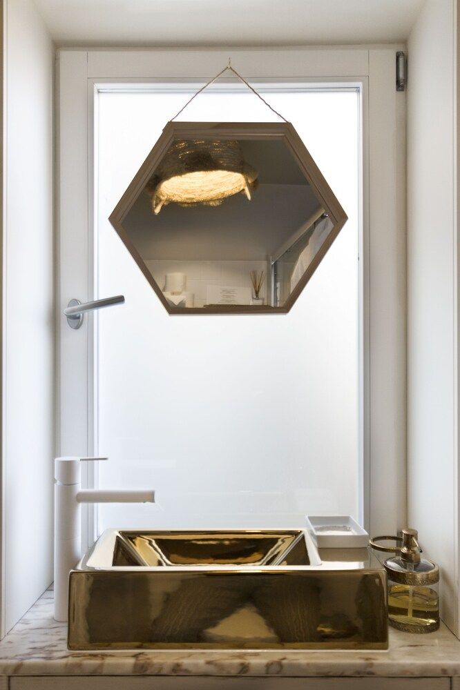 Boutique Rentals Little Treasure Studio Deluxe Studio, Terrace 13