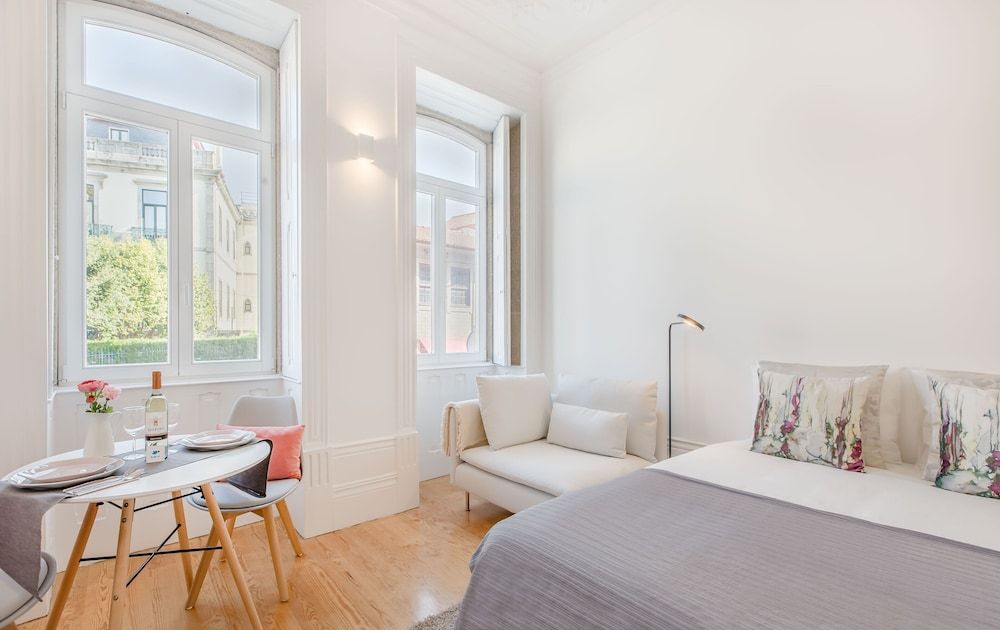 undefined Invicta City Studio 3