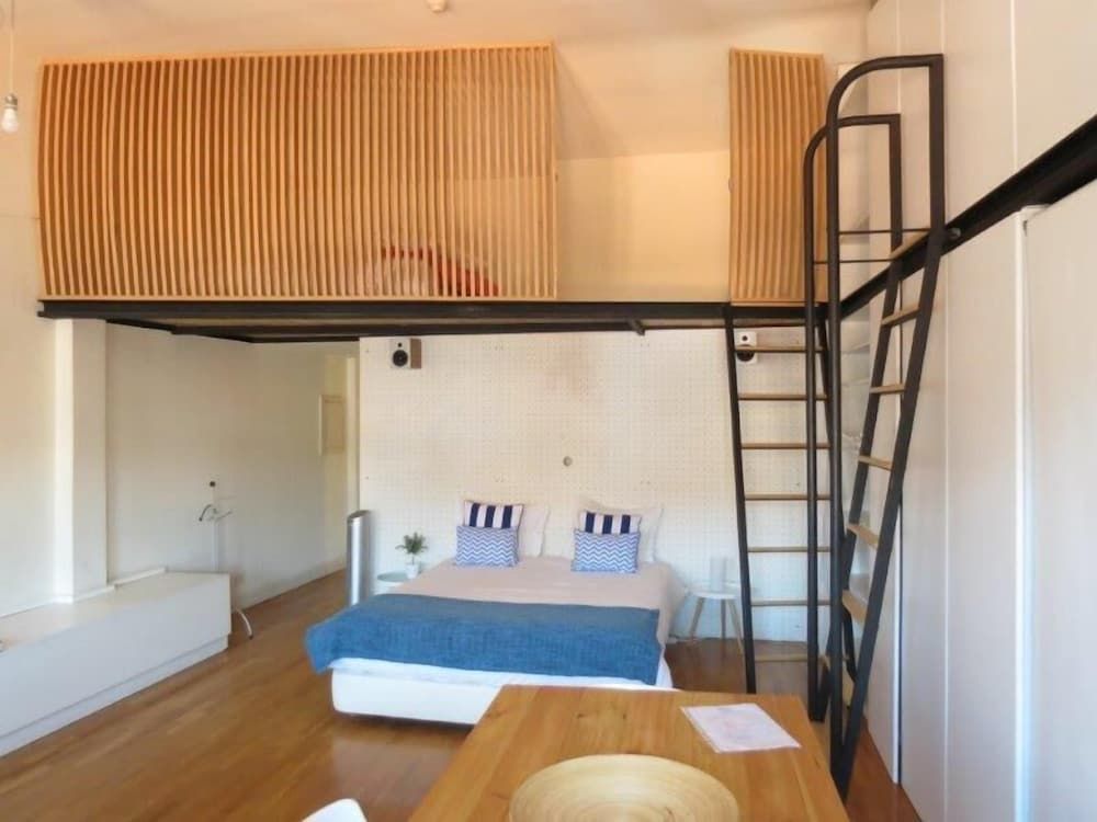 Citybreak-Apartments Patio Studio, City View, Mezzanine 5