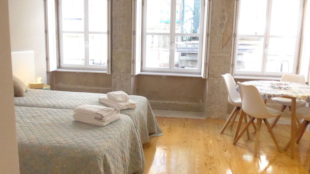 The Porto Way Comfort Loft, 2 Twin Beds, City View 2