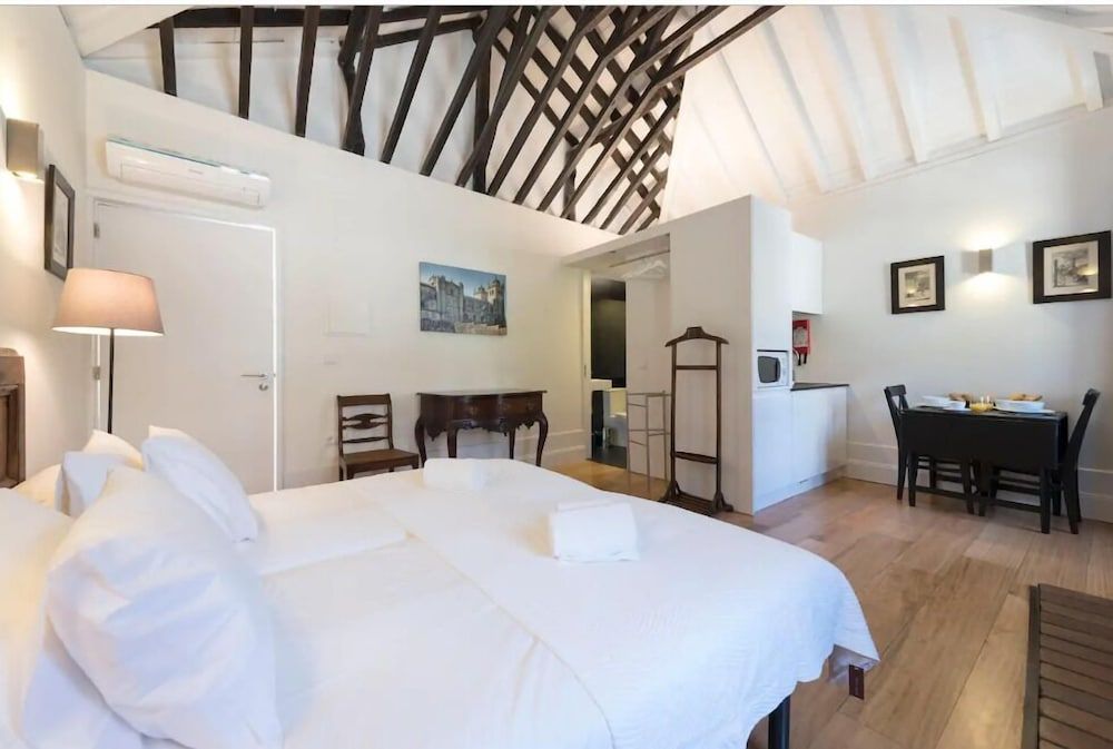 Casa da Muralha Studio (Cathedral) 3