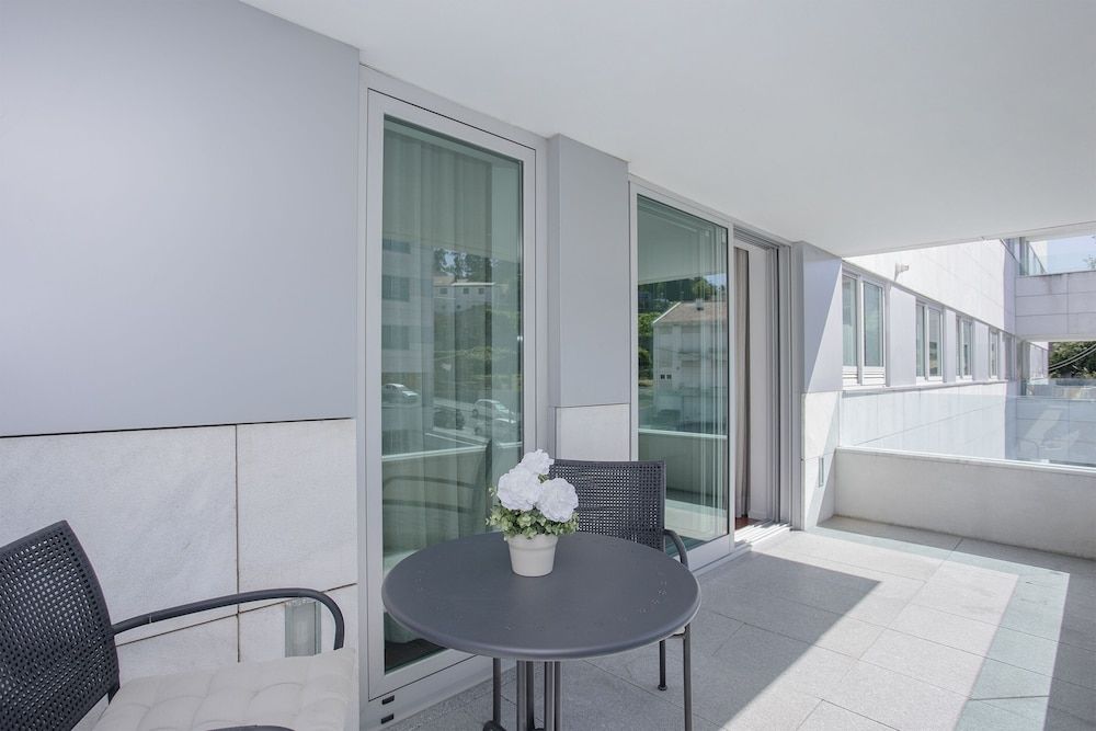 Liiiving in Porto - Balcony Dragão View Deluxe Apartment, 2 Bedrooms 2