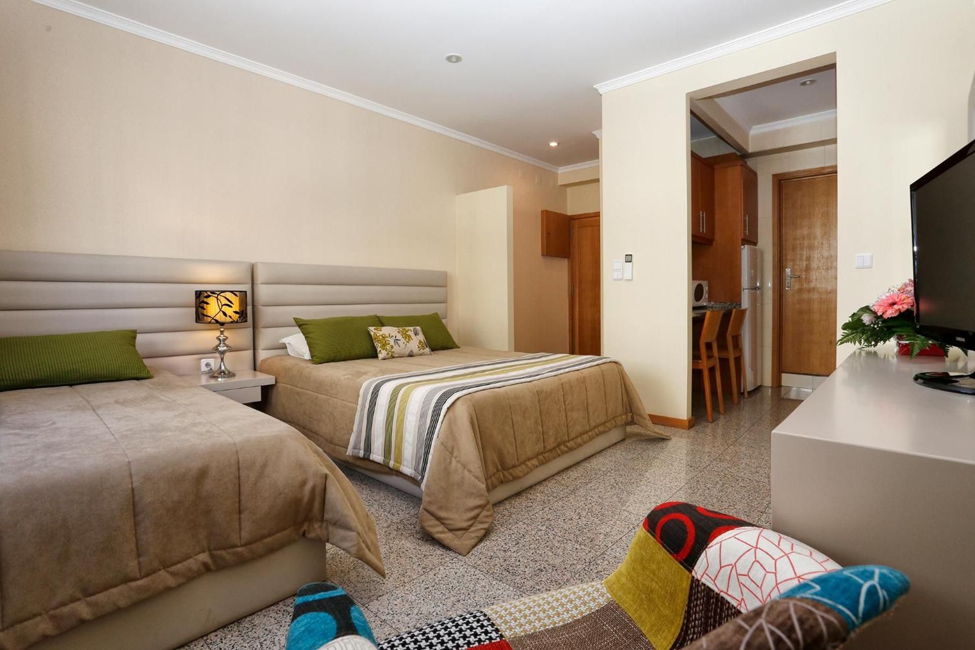Deluxe Studio (3 Adults)