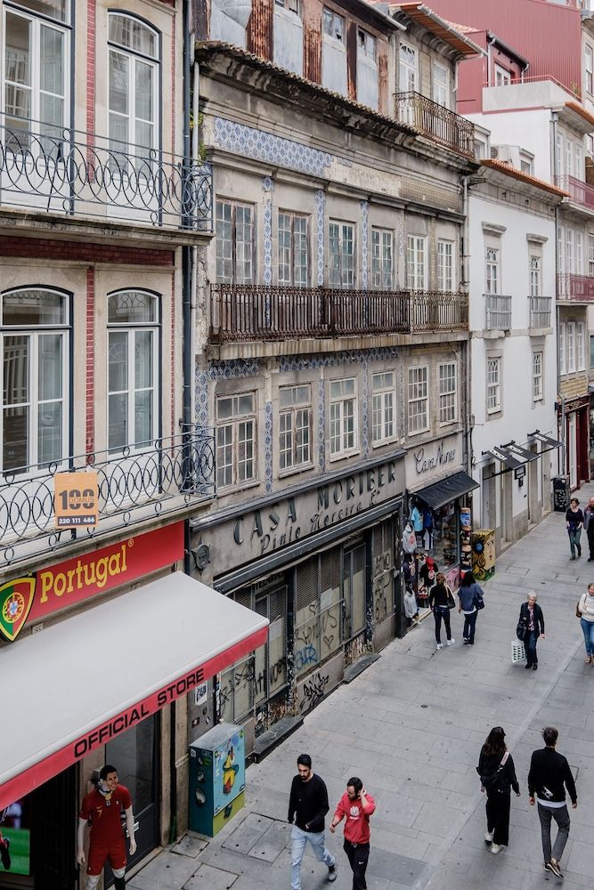 undefined BOUTIQUE Rentals Flores Plaza 3