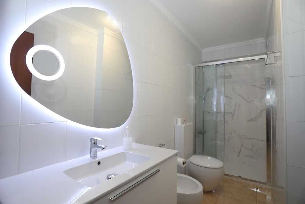 undefined Iris Downtown Apart 7