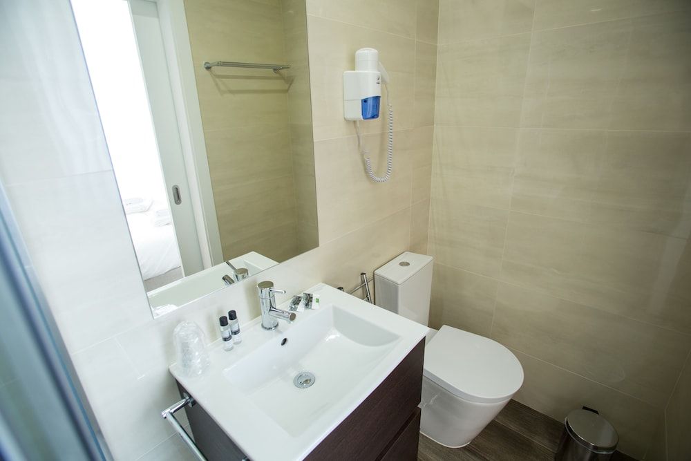 Boavista Premium by Porto City Hosts Family Apartment, 4 Bedrooms, Non Smoking 42