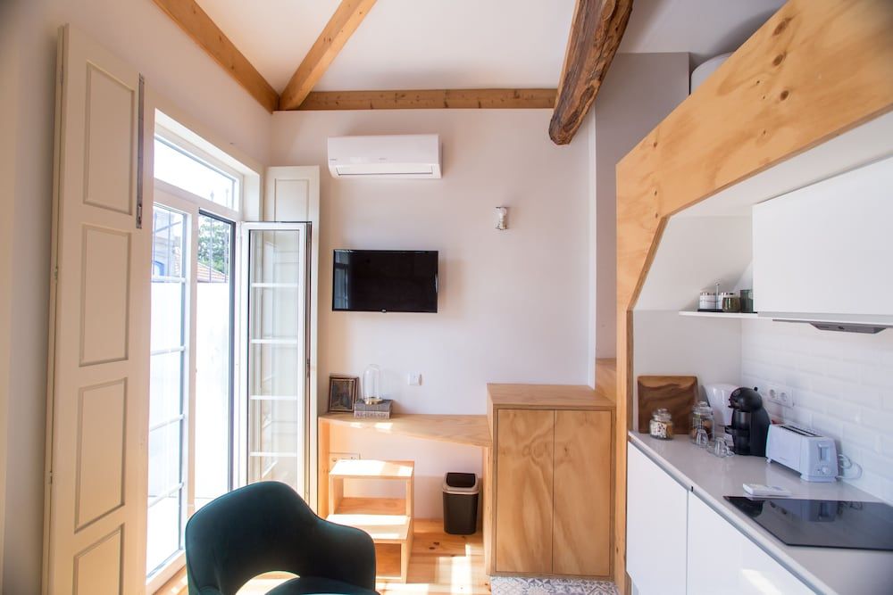 Picasso Suites Porto by Porto City Hosts Design Apartment, 1 Bedroom, Mezzanine 9